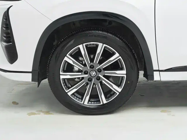 Changan CS75 Plus — Фото автомобиля 8