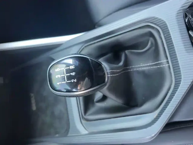 Geely Emgrand — Фото автомобиля 13