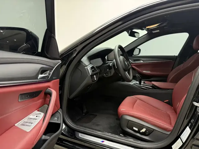 BMW 5 Series — Фото автомобиля 12