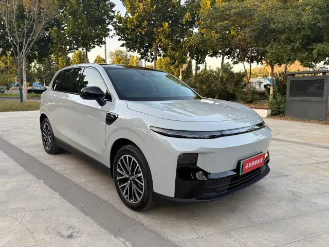 Leapmotor B10 — Фото автомобиля 3