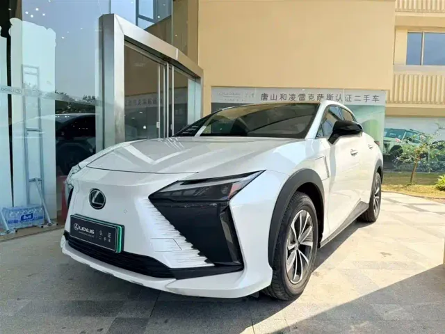 Фотография автомобиля — Lexus RZ