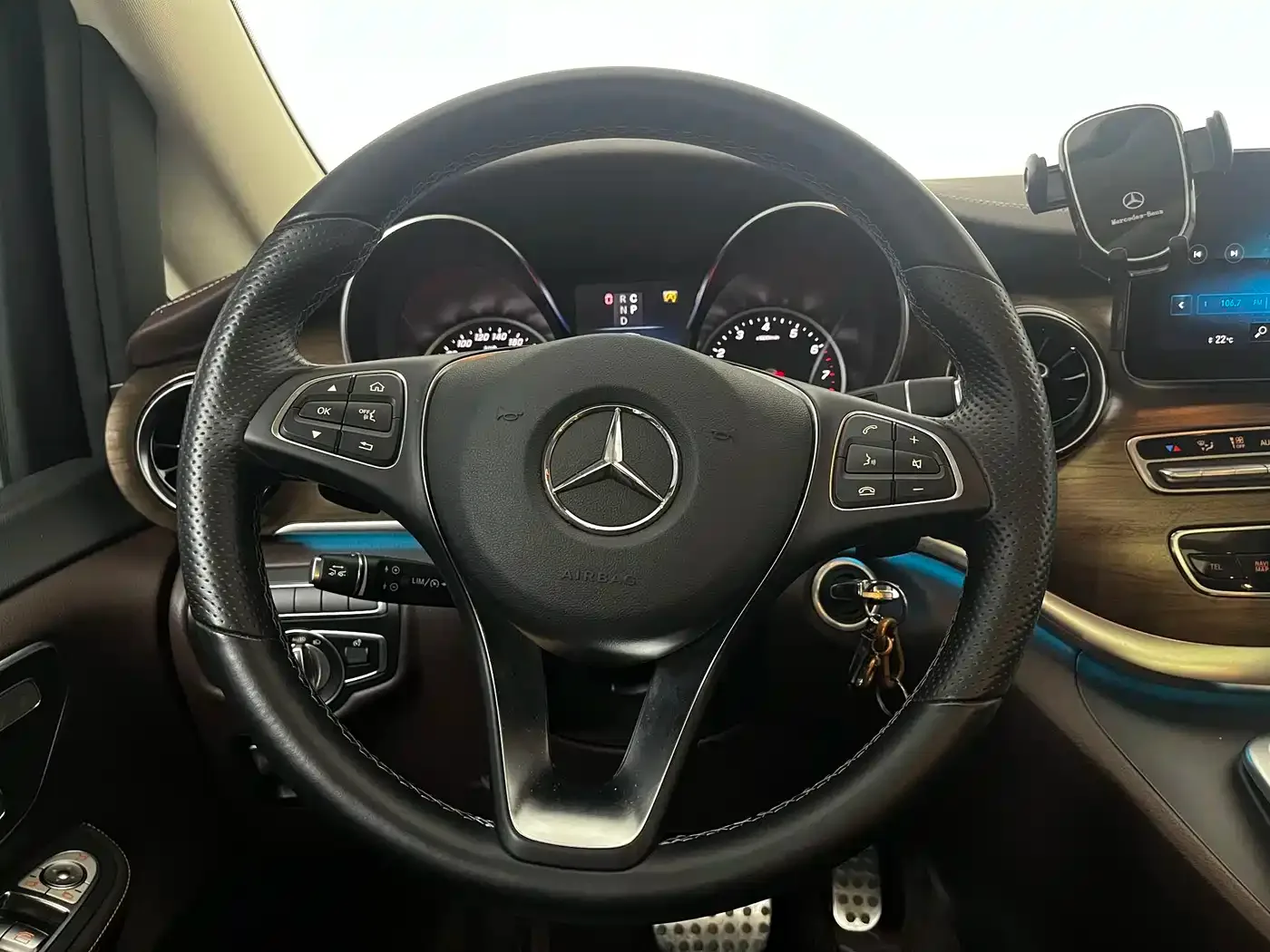Mercedes-Benz Mercedes-Benz V-Class 2022 V 260 L Long Wheelbase Luxury Edition — Фото автомобиля 16