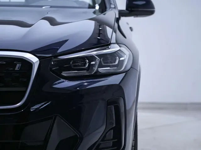 BMW iX3 — Фото автомобиля 9