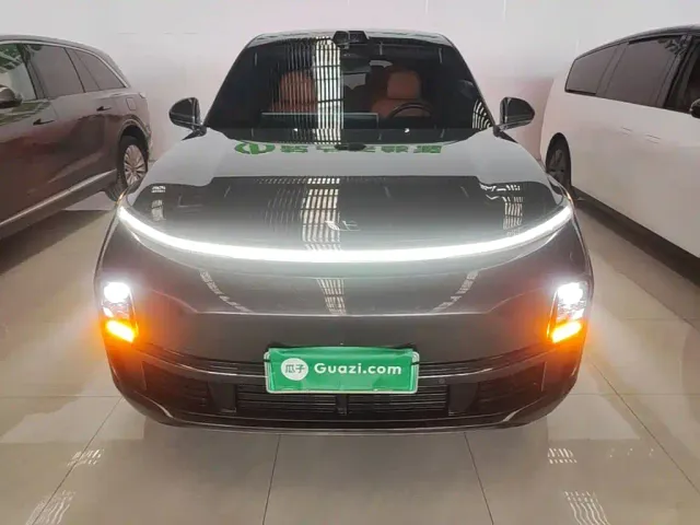 Li Auto L9 — Фото автомобиля 2