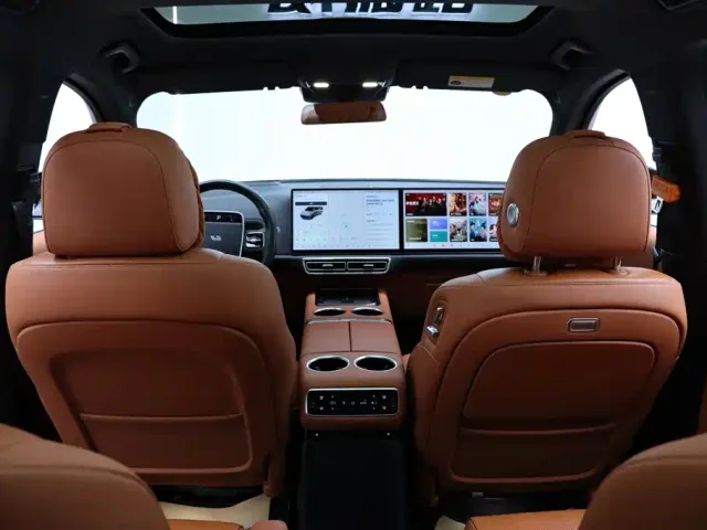 Li Auto L8 — Фото автомобиля 19