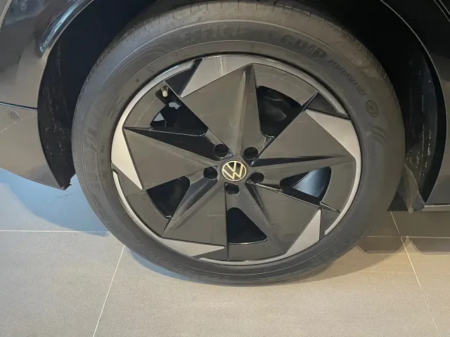 Volkswagen ID. Unyx 06 — Фото автомобиля 4