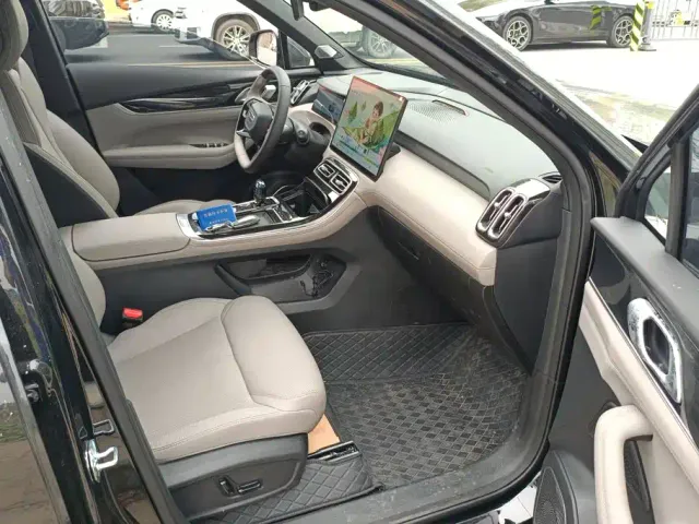 Geely Boyue L — Фото автомобиля 8