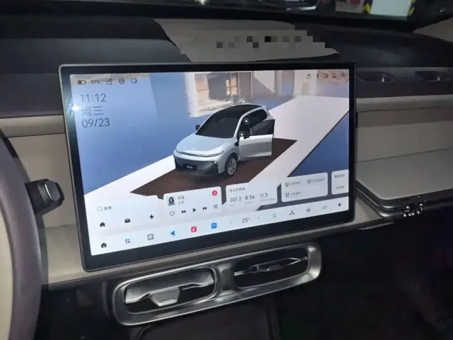 Leapmotor B10 — Фото автомобиля 9