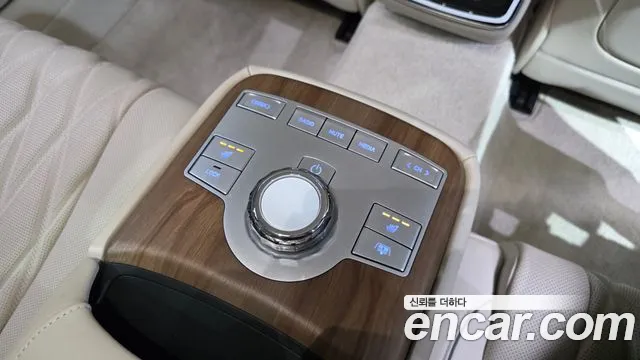 Genesis G80 Бензин 2.5 турбо AWD — Фото автомобиля 18