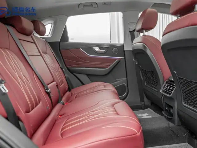 Hongqi HS5 — Фото автомобиля 16