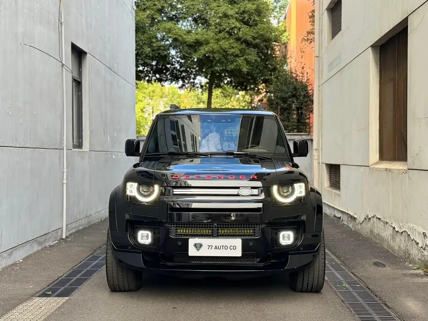 Land Rover Land Rover Defender 2025 110 5.0T V8 — Фото автомобиля 2