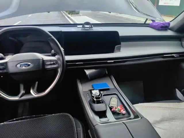 Ford Edge — Фото автомобиля 13