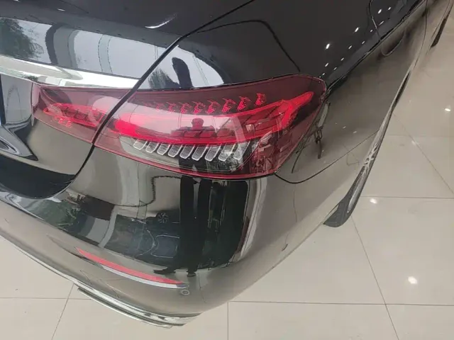 Mercedes-Benz E-Class — Фото автомобиля 7
