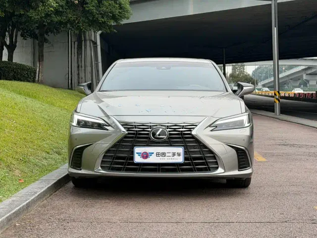 Lexus ES — Фото автомобиля 2
