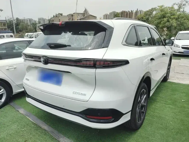 Changan CS75 Plus — Фото автомобиля 6