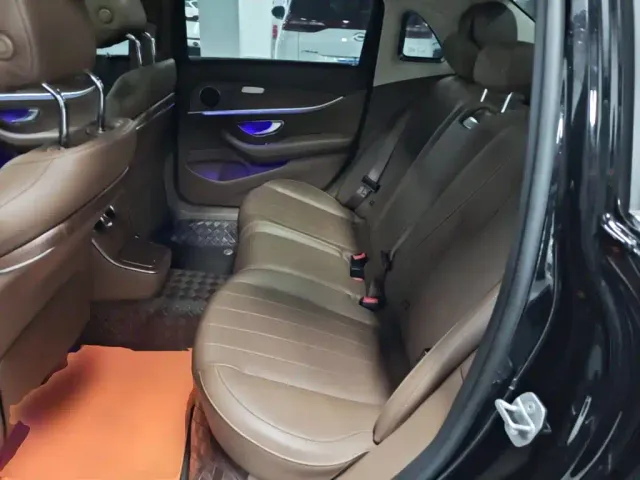 Mercedes-Benz E-Class — Фото автомобиля 16