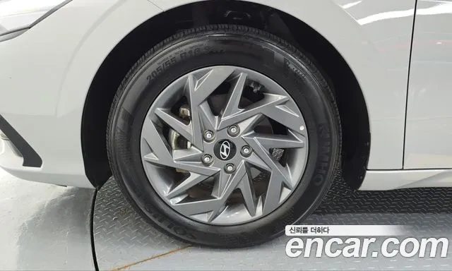 Hyundai Avante — Фото автомобиля 5