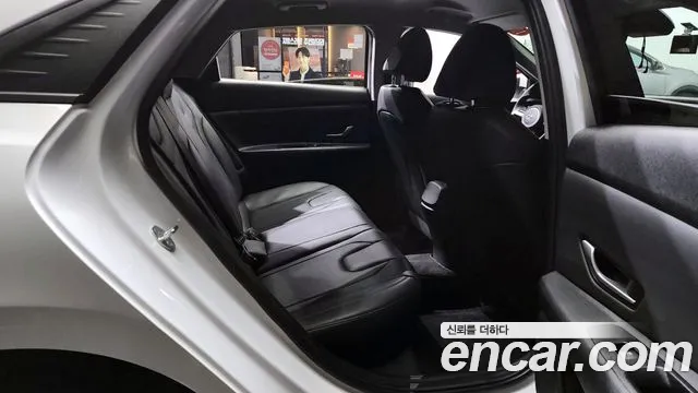 Hyundai AVANTE Avante (CN7) — Фото автомобиля 12