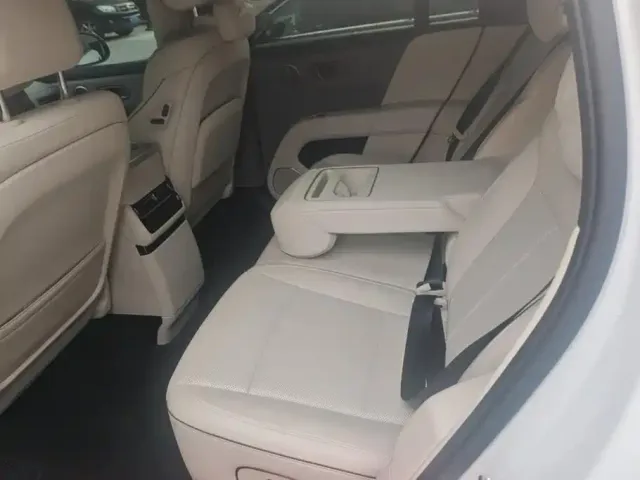 Li Auto Li Auto i6 2025 4WD Base Model — Фото автомобиля 11