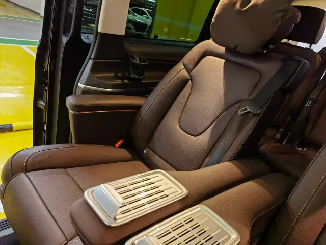 Mercedes-Benz V-Class — Фото автомобиля 24