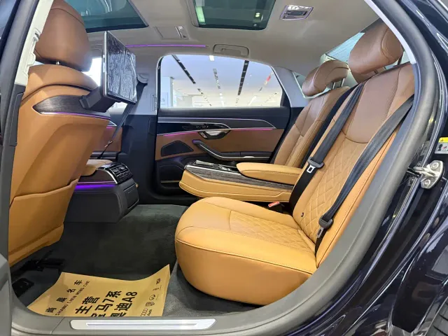Audi A8 — Фото автомобиля 12
