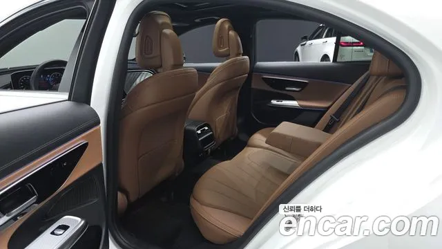 Mercedes-Benz E-Class W214 — Фото автомобиля 11