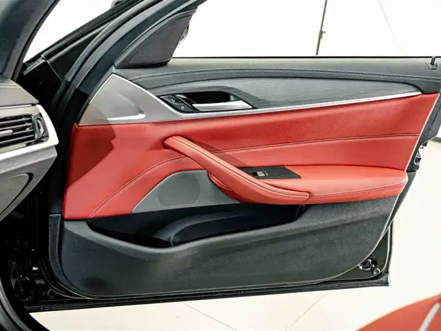 BMW 5 Series — Фото автомобиля 15
