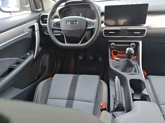Geely Binyue — Фото автомобиля 6