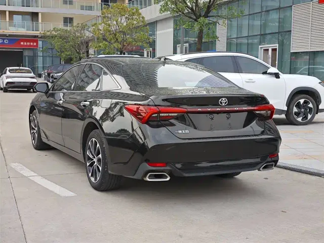 Toyota Avalon — Фото автомобиля 7