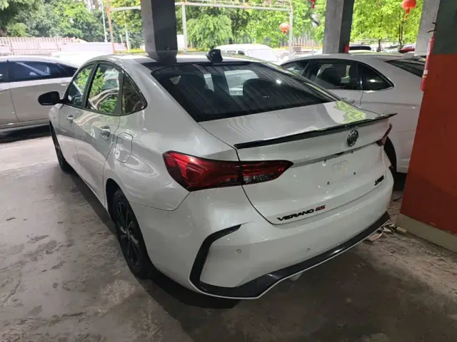 Buick Verano — Фото автомобиля 4