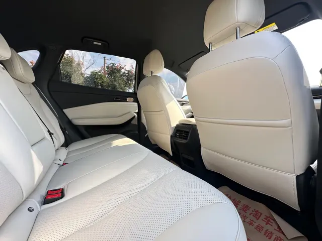 Baojun Yunhai — Фото автомобиля 11