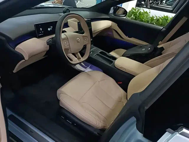 Nio ET5 — Фото автомобиля 14