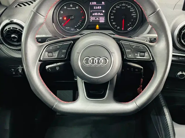 Audi Q2L — Фото автомобиля 9