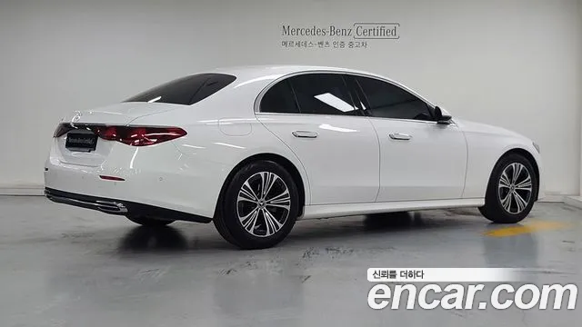 Mercedes-Benz E-Class — Фото автомобиля 2