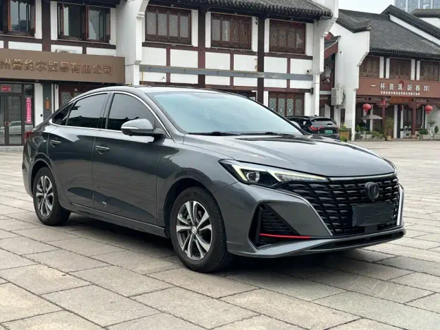 Changan Eado — Фото автомобиля 3