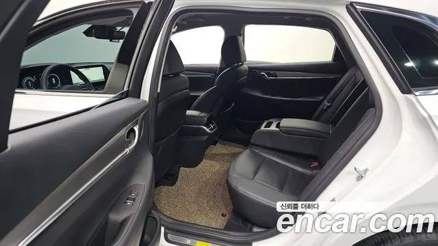 Hyundai Grandeur Grandeur (New) Hybrid — Фото автомобиля 18