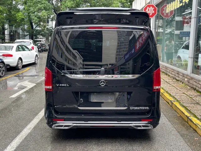 Mercedes-Benz V-Class — Фото автомобиля 4
