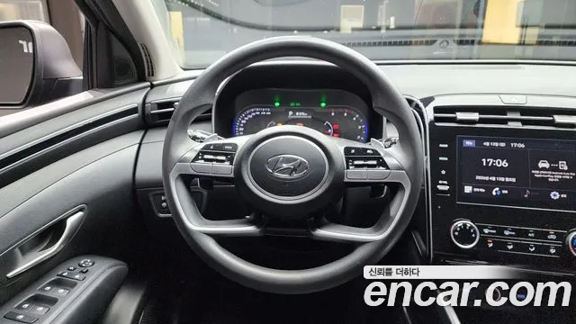 Hyundai Tucson Tucson (NX4) Дизель 2.0 2WD — Фото автомобиля 14