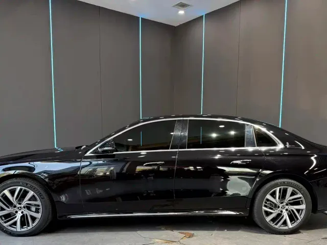 Mercedes-Benz E-Class — Фото автомобиля 5