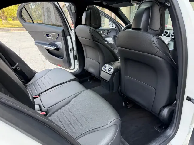 Mercedes-Benz C-Class — Фото автомобиля 10