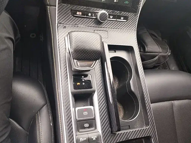 Roewe i6 MAX EV — Фото автомобиля 13