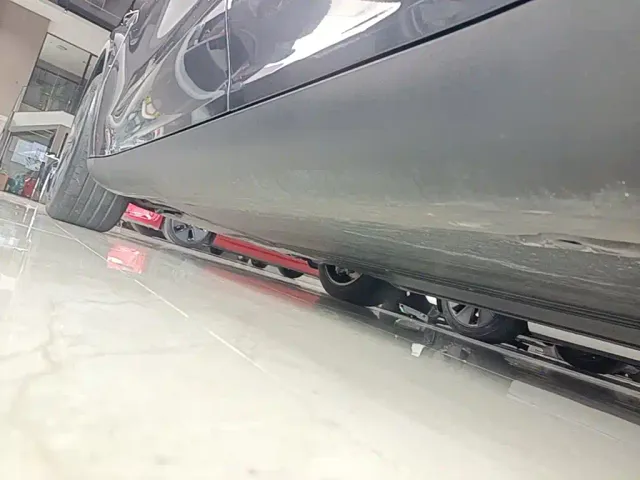 Tesla Model Y — Фото автомобиля 21