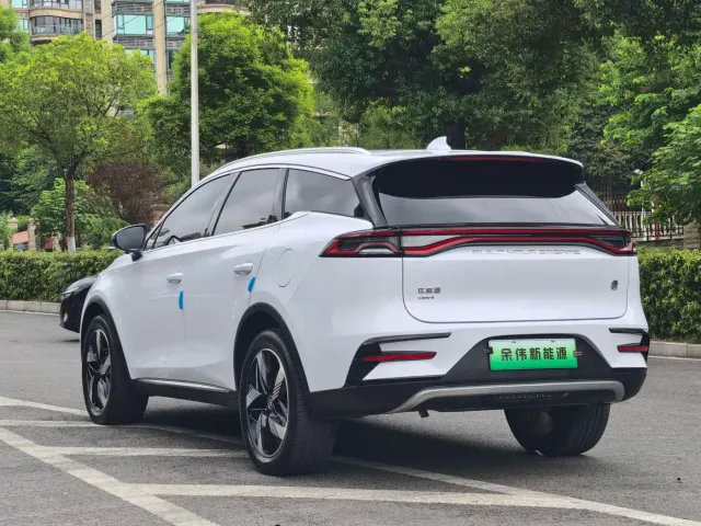 BYD Tang — Фото автомобиля 14