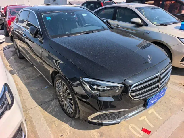 Mercedes-Benz E-Class — Фото автомобиля 3