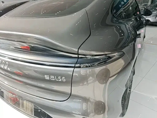 IM Motors LS6 — Фото автомобиля 7
