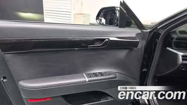 Hyundai Grandeur GN7 — Фото автомобиля 13