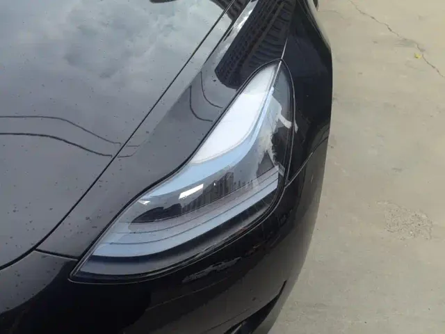 Tesla Model 3 — Фото автомобиля 5