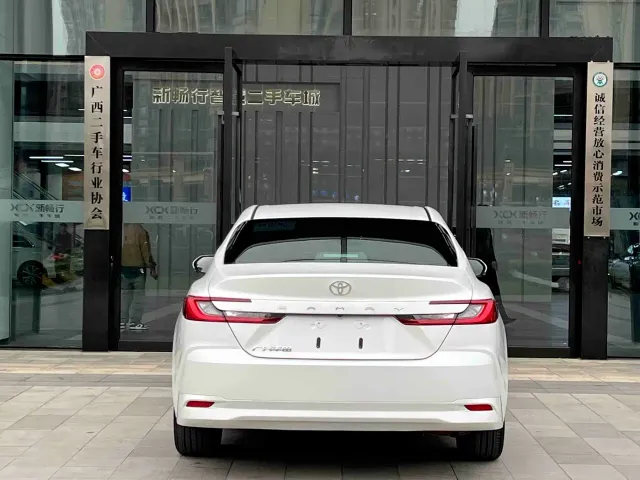 Toyota Camry — Фото автомобиля 4