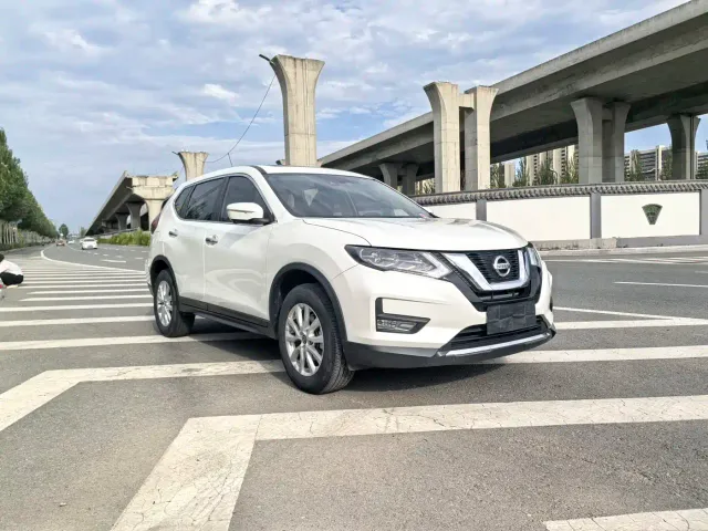Nissan X-Trail — Фото автомобиля 3