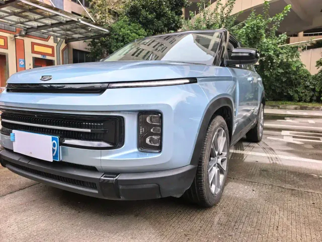 Geely ICON — Фото автомобиля 4